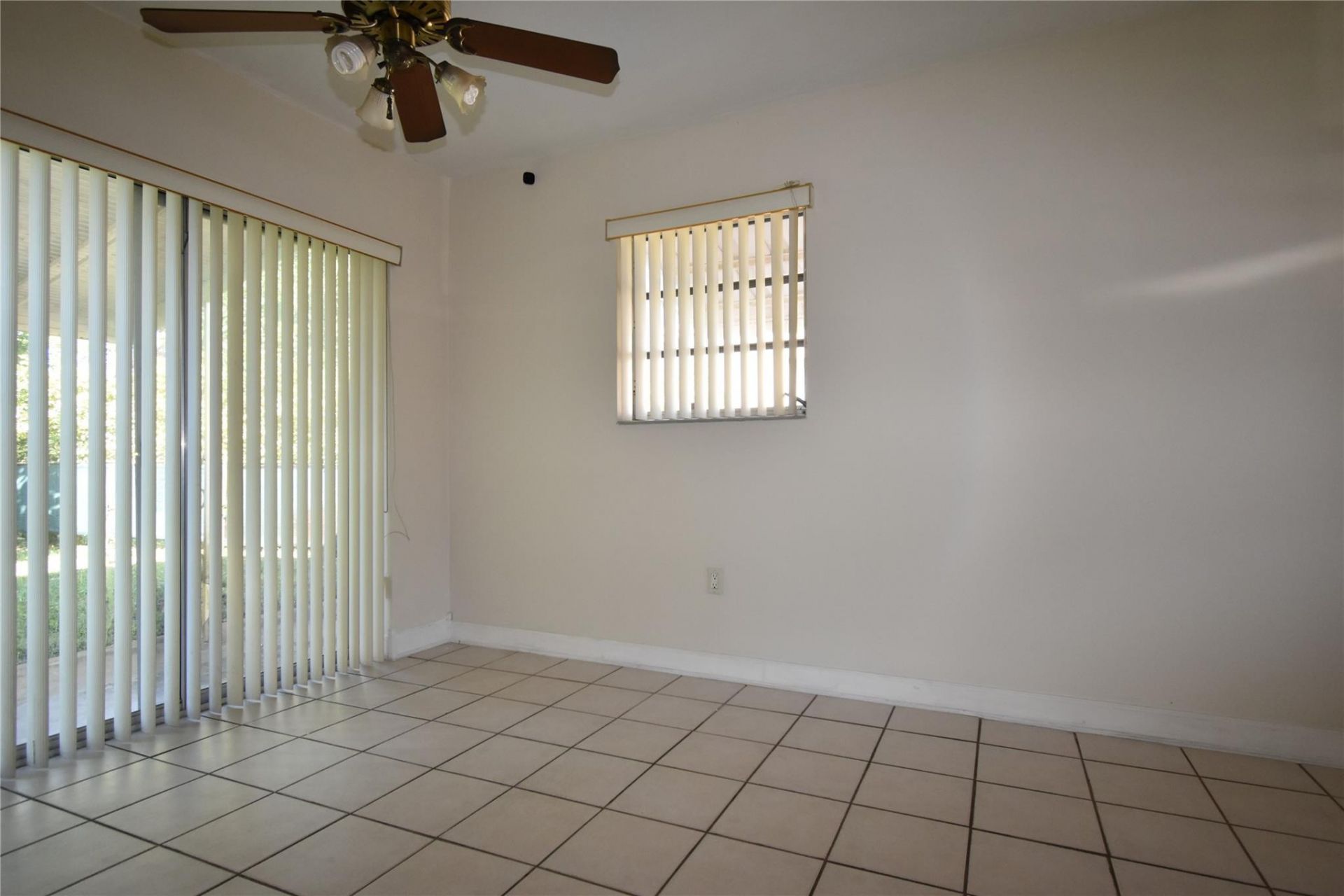 1100 N 71st Avenue, Hollywood, FL 33024 Photo