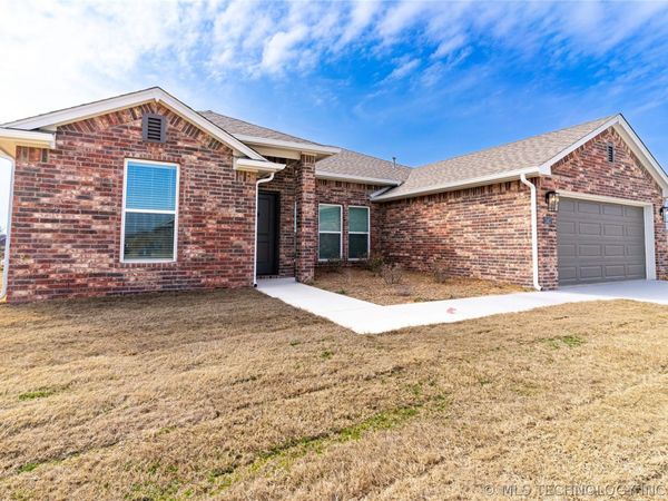 2417 W Main Street , Collinsville, OK 74021