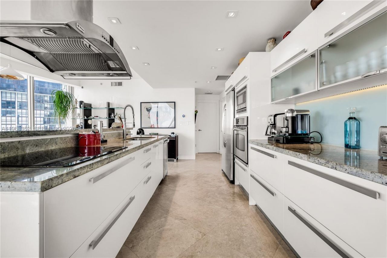 601 NE 36th St , Unit 1412, Miami, FL 33137 Photo