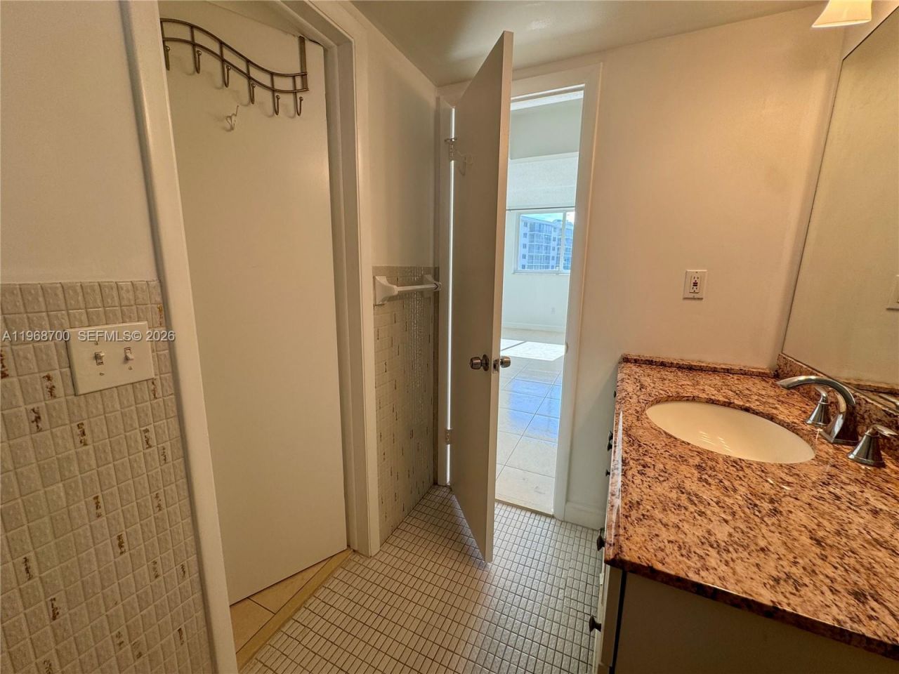 2855 Leonard Dr , Unit H202, Aventura, FL 33160 Photo