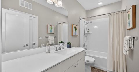 1606 20th St, Sacramento, CA 95811 Photo