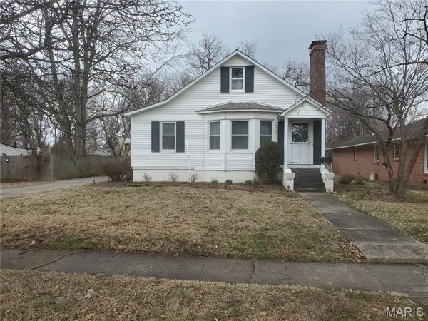 1206 E Commercial , Charleston, MO 63834