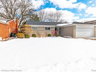 10127 Andrews Avenue, Allen Park, MI 48101