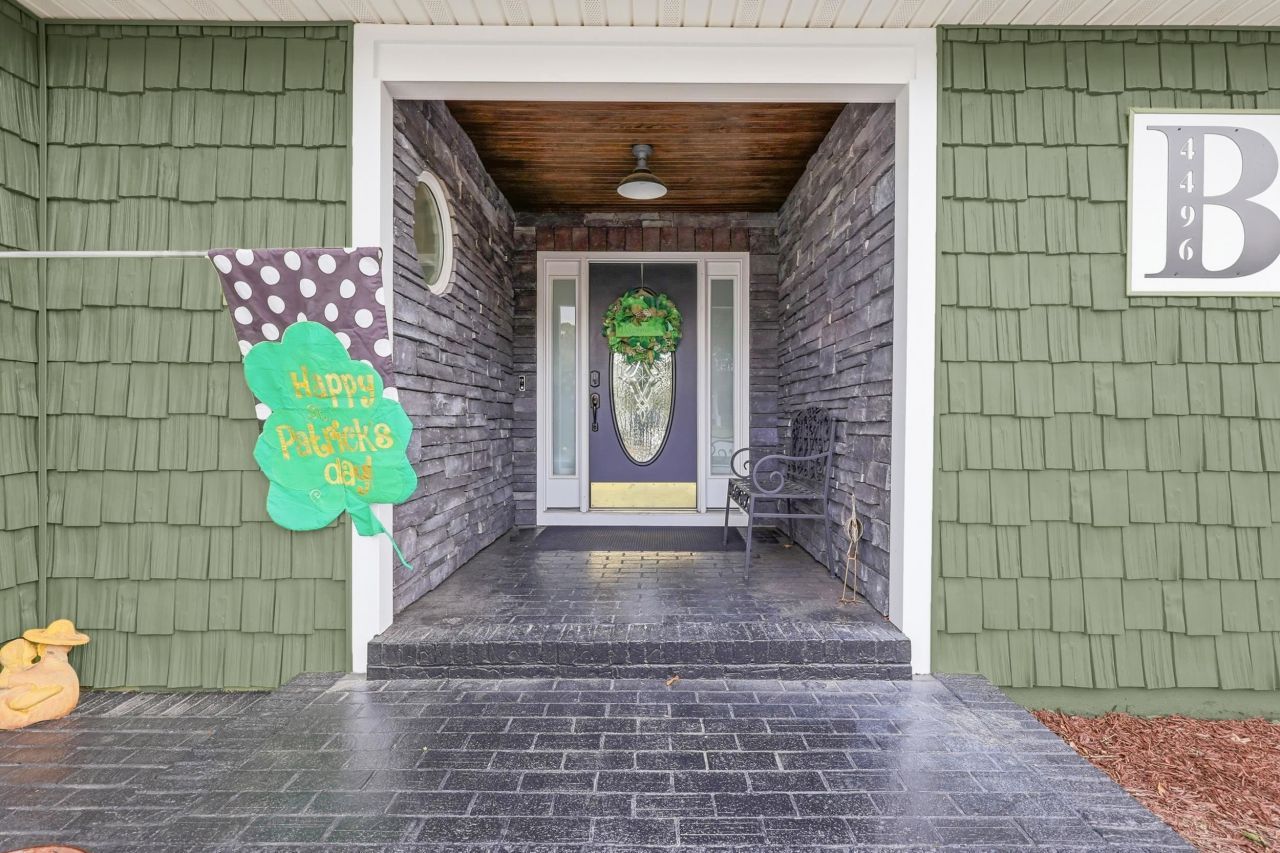 4496 Wedgewood Dr. Photo 4