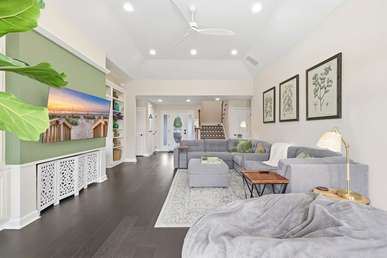 4496 Wedgewood Dr. Photo 7