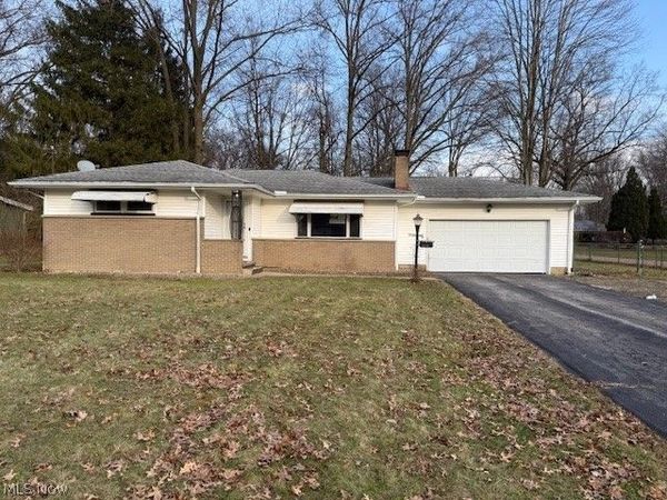 319 Russell Avenue, Cortland, OH 44410