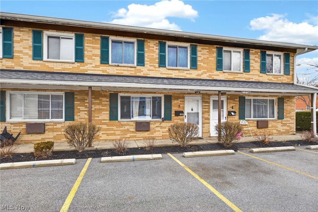 1597 Lee Terrace Drive, Unit F11, Wickliffe, OH 44092 Main Photo