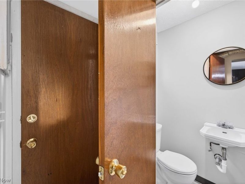 1597 Lee Terrace Drive, Unit F11, Wickliffe, OH 44092 Photo 23