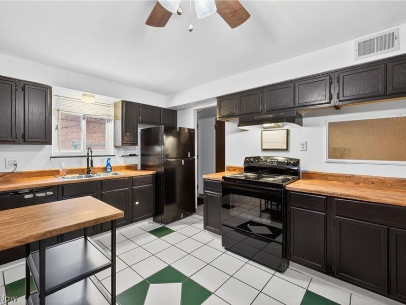 1597 Lee Terrace Drive, Unit F11, Wickliffe, OH 44092 Photo 7