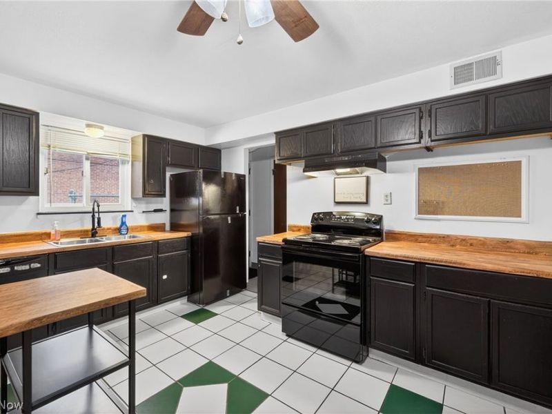 1597 Lee Terrace Drive, Unit F11, Wickliffe, OH 44092 Photo 8