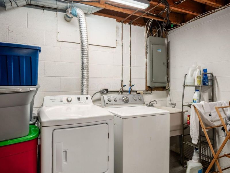 3558 Kinsale Head Drive, Columbus, OH 43221 Photo 14