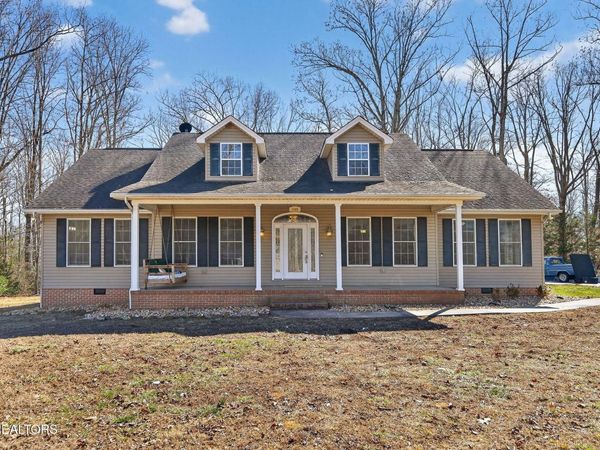 1945 W Creston Rd , Crossville, TN 38571