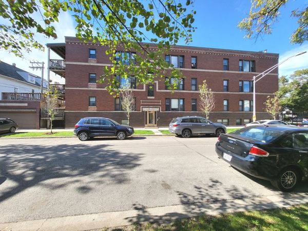 2148 N Sawyer Avenue, Unit 202, Chicago, IL 60647