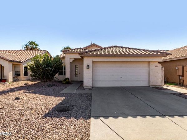 851 W SARAGOSA Street W, Chandler, AZ 85225
