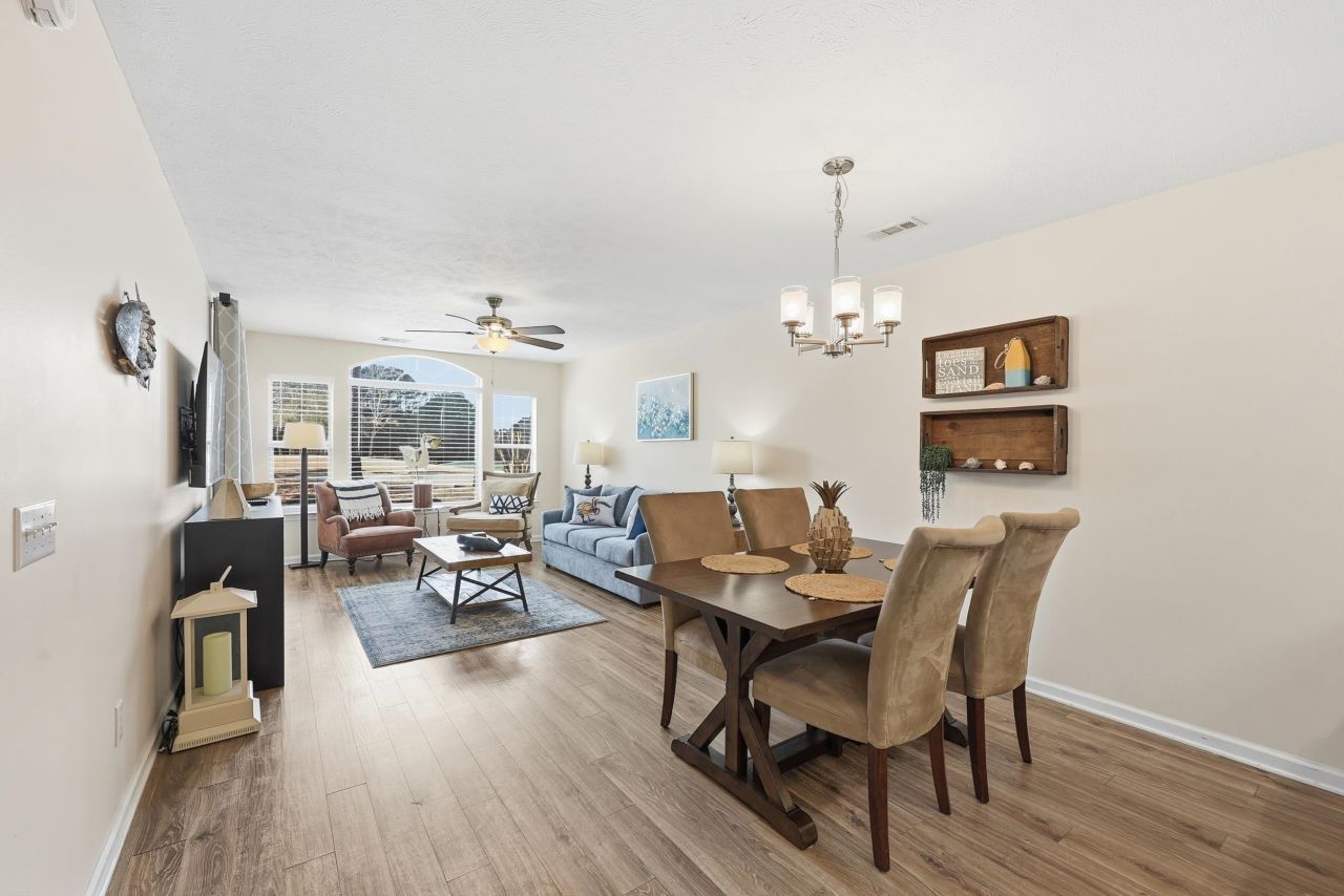 616 Pinehurst Ln. Photo 10