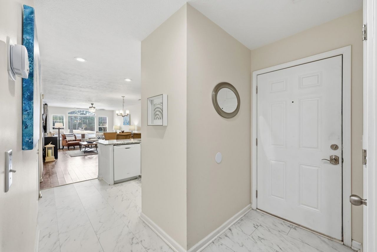 616 Pinehurst Ln. Photo 4