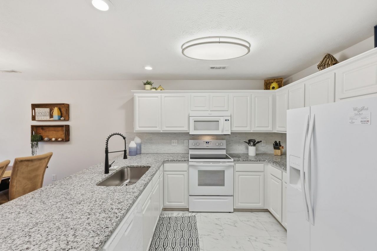 616 Pinehurst Ln. Photo 5