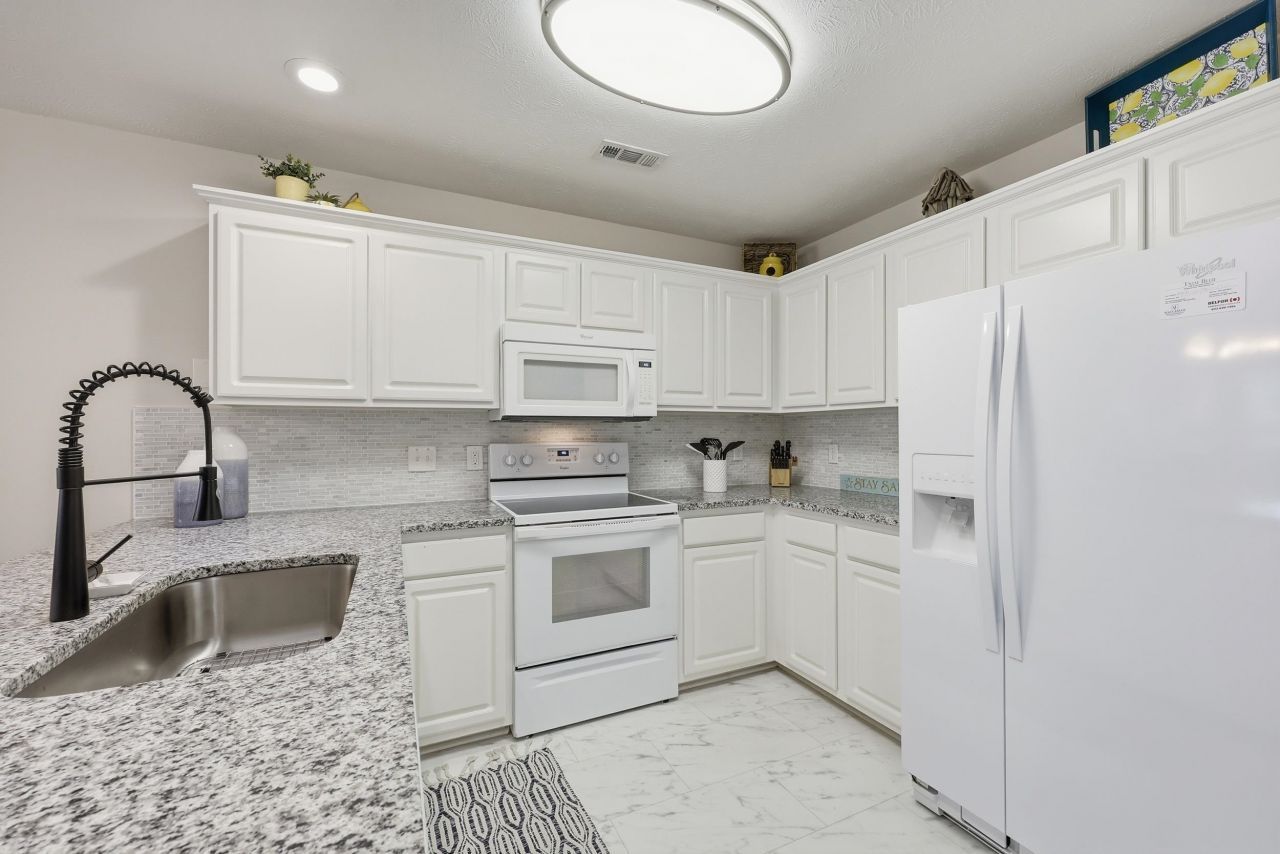 616 Pinehurst Ln. Photo 9