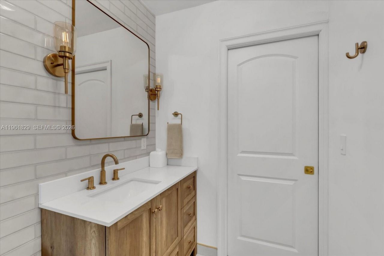 1161 Sunset Dr, Coral Gables, FL 33143 Photo