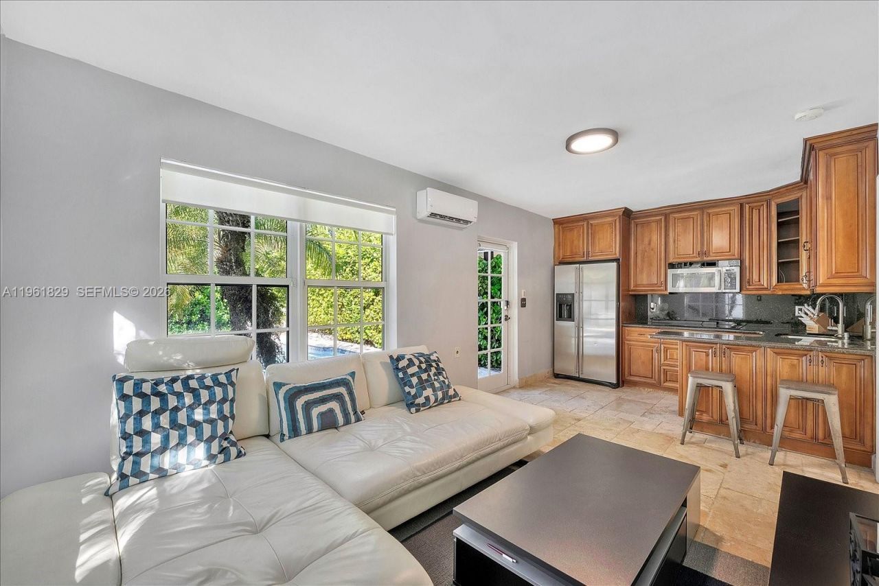 1161 Sunset Dr, Coral Gables, FL 33143 Photo