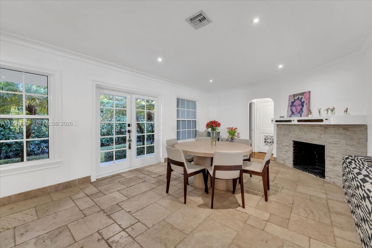 1161 Sunset Dr, Coral Gables, FL 33143 Photo