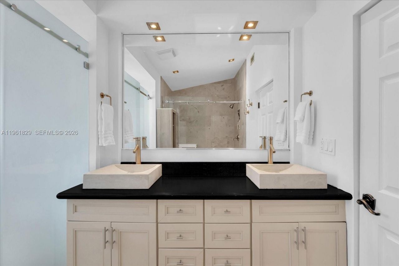 1161 Sunset Dr, Coral Gables, FL 33143 Photo