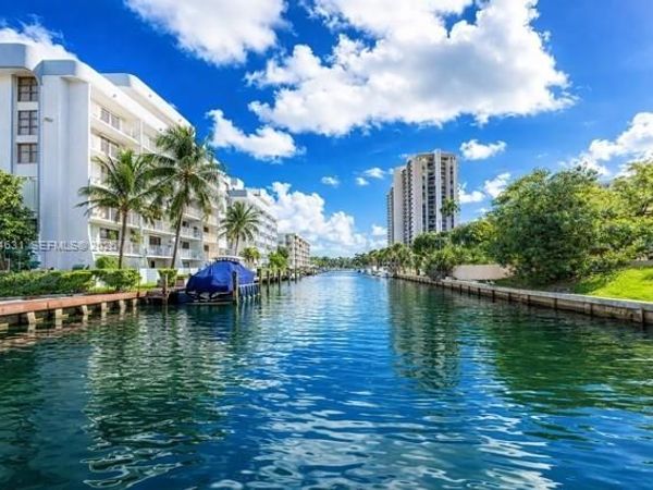 1650 NE 115th St, Unit 111, Miami, FL 33181