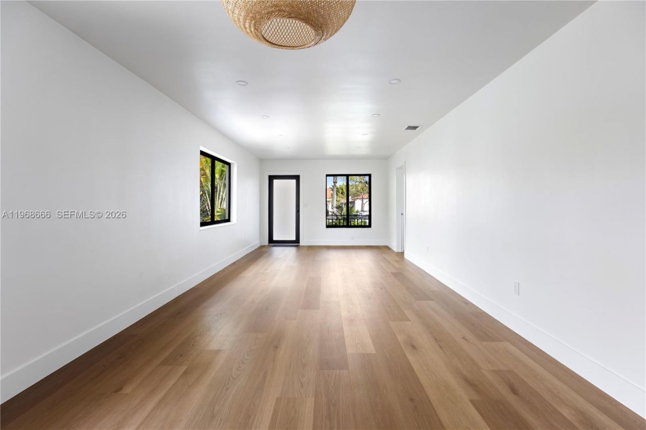 1618 SW 18th St, Unit 1, Miami, FL 33145 Photo