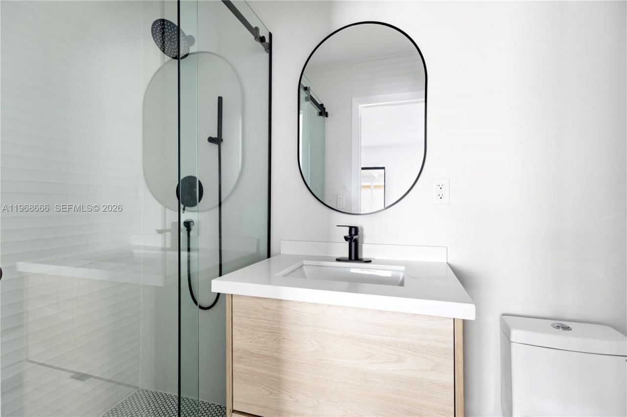 1618 SW 18th St, Unit 1, Miami, FL 33145 Photo