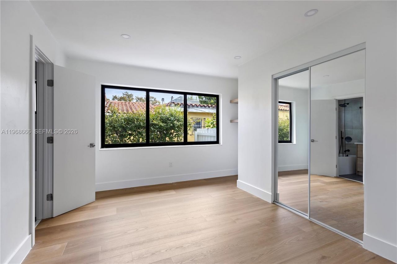 1618 SW 18th St, Unit 1, Miami, FL 33145 Photo