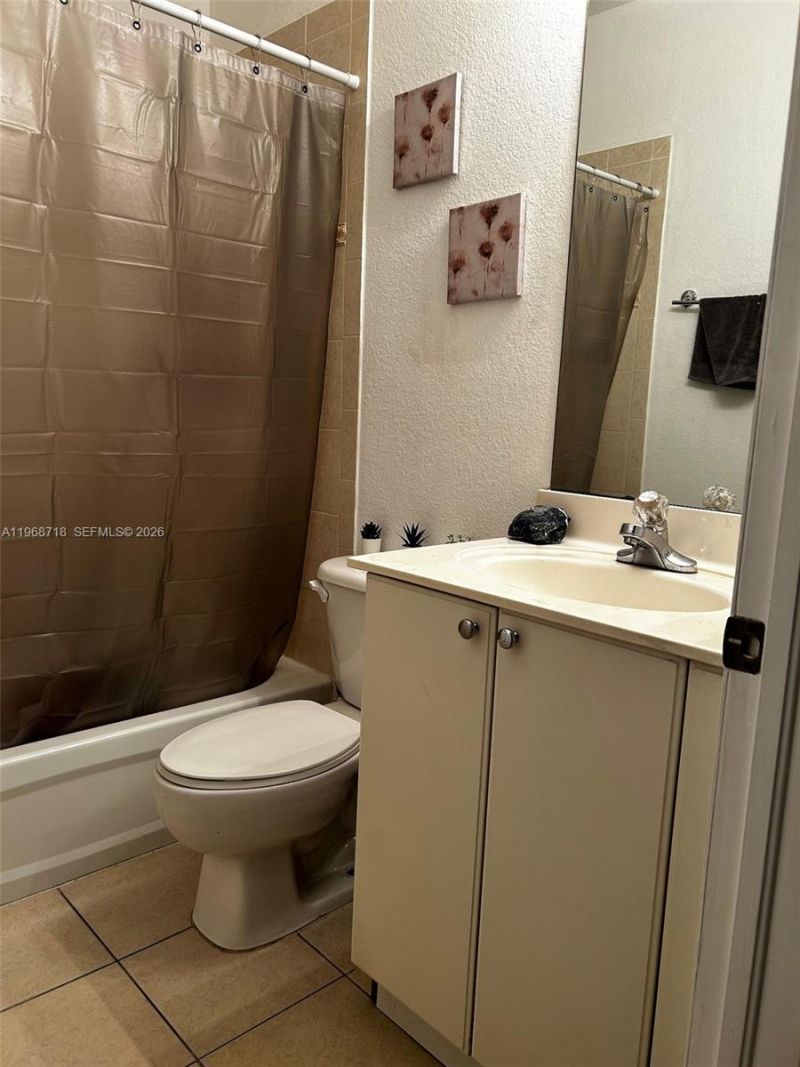 10775 NW 83rd Ter , Unit 2-28, Doral, FL 33178 Photo