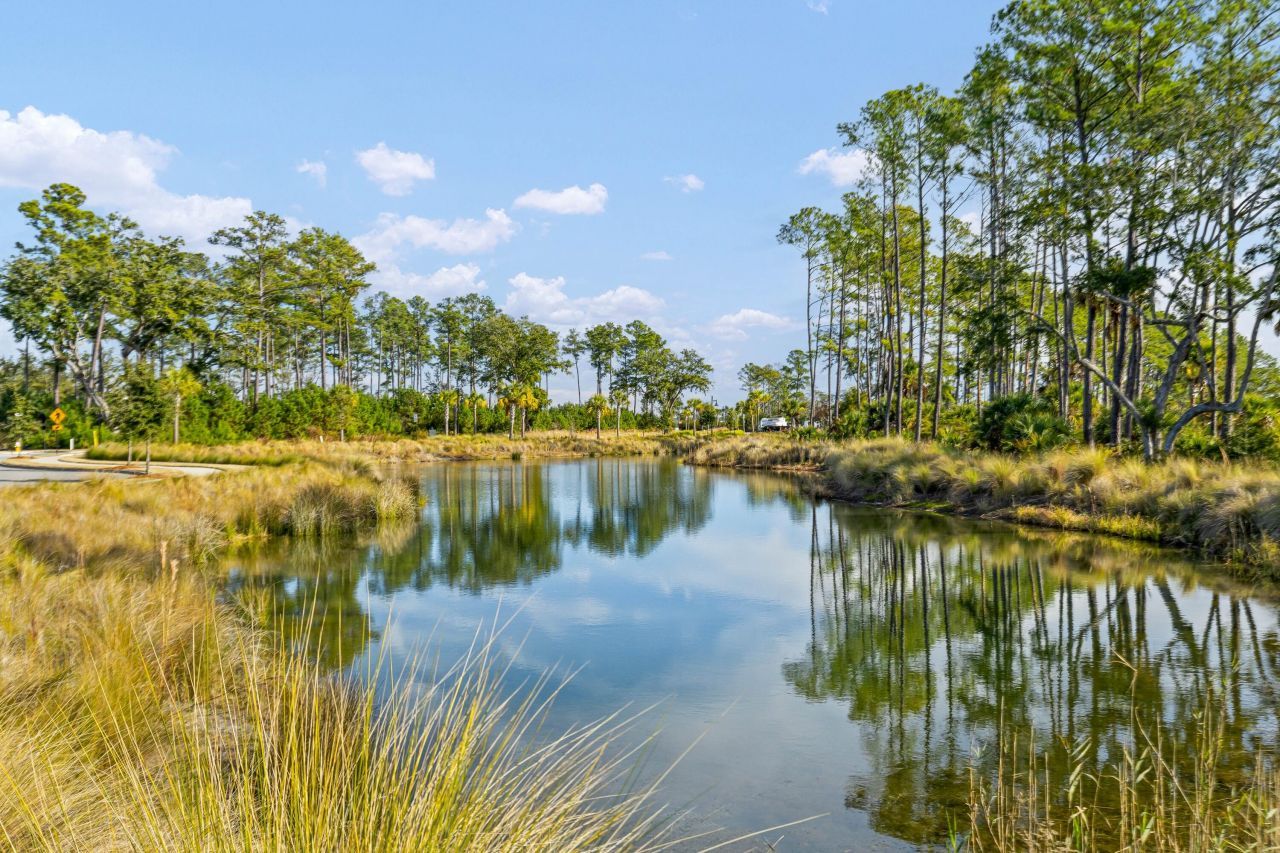 1077 Ship Builder Street Photo 13