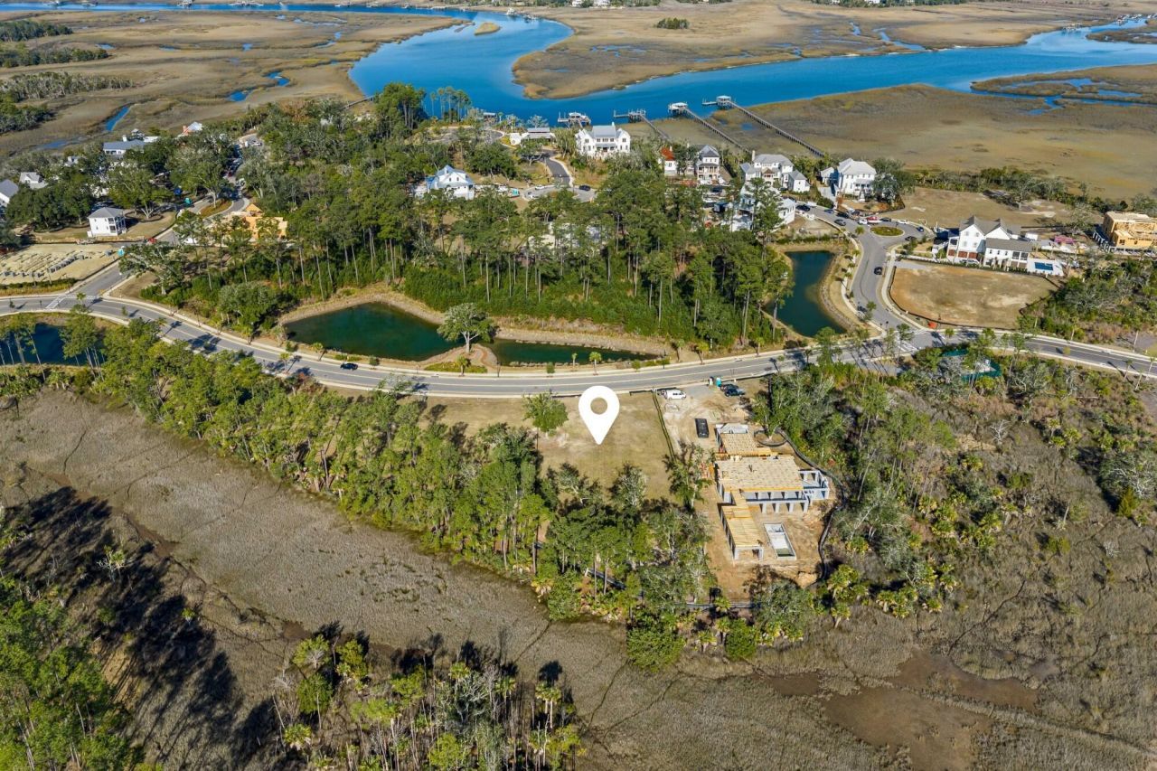 1077 Ship Builder Street Photo 6