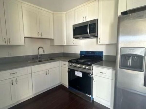 10961 1/2 Roscoe Boulevard, Sun Valley, CA 91352