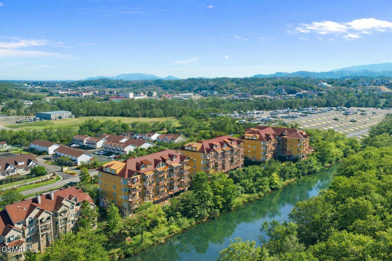 527 River Place Way, Sevierville, TN 37862 Main Photo