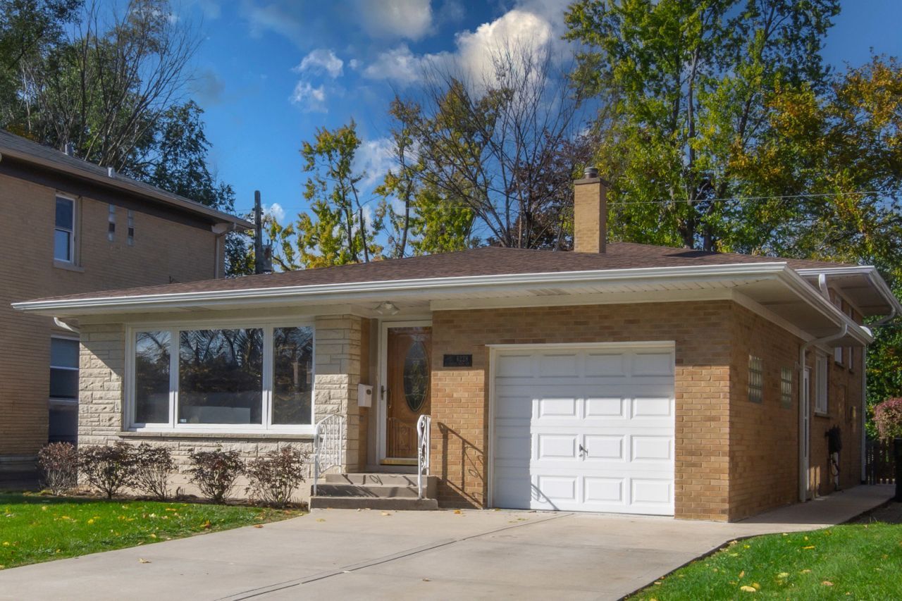 6228 N Forest Glen Avenue, Chicago, IL 60646 Main Photo