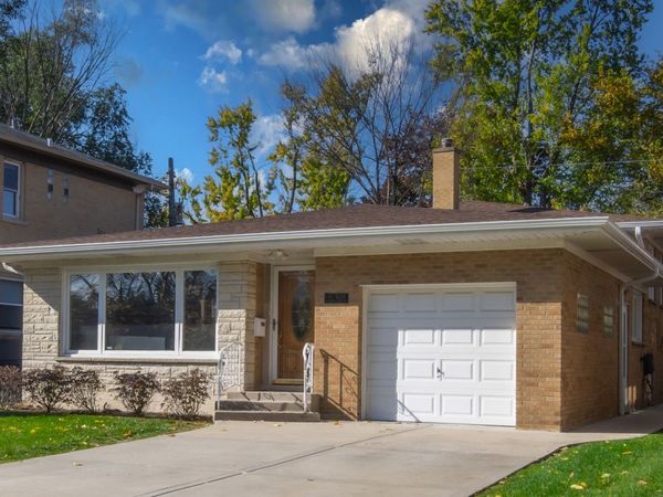 6228 N Forest Glen Avenue, Chicago, IL 60646
