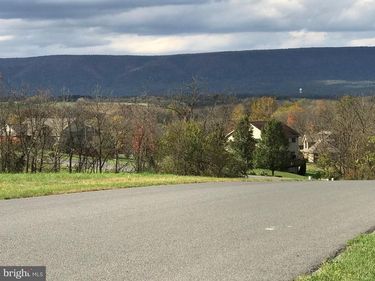 2923 LAWYER, CHAMBERSBURG, PA 17201