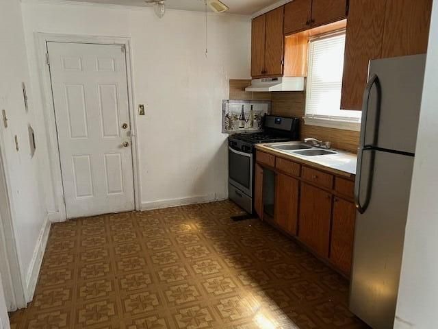 920 Berry Street Photo 6