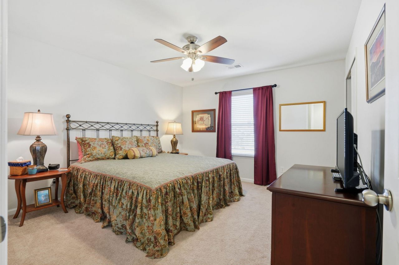 129 Ancestry Lane Photo 24