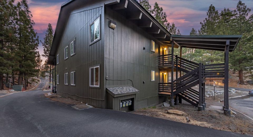 307 Galaxy Lane, Unit A, Stateline, NV 89449 Photo