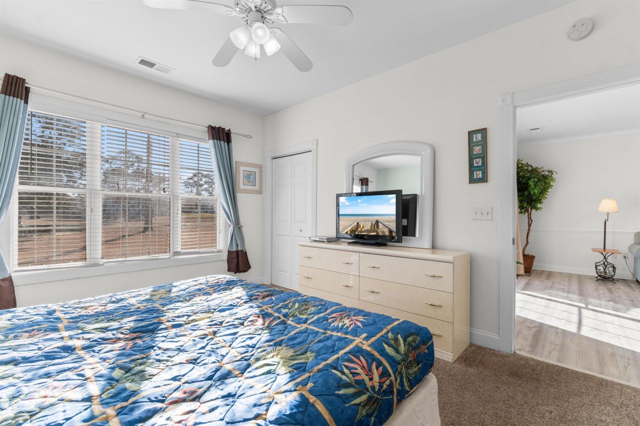 4890 Luster Leaf Circle Photo 24