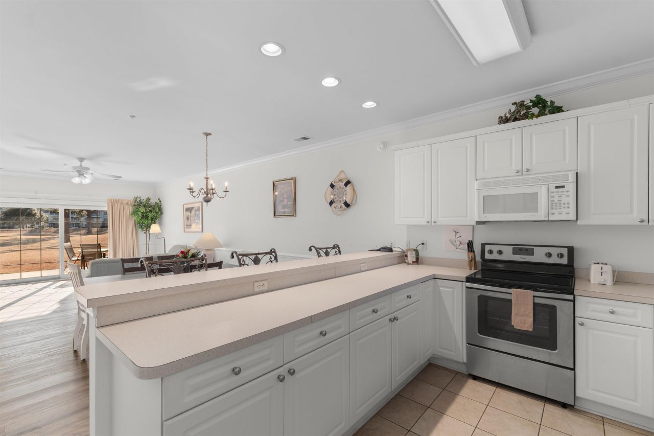 4890 Luster Leaf Circle Photo 7