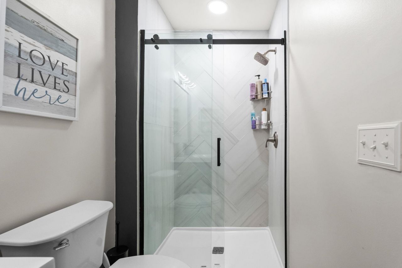 500 Roller Coaster Ln. Photo 35