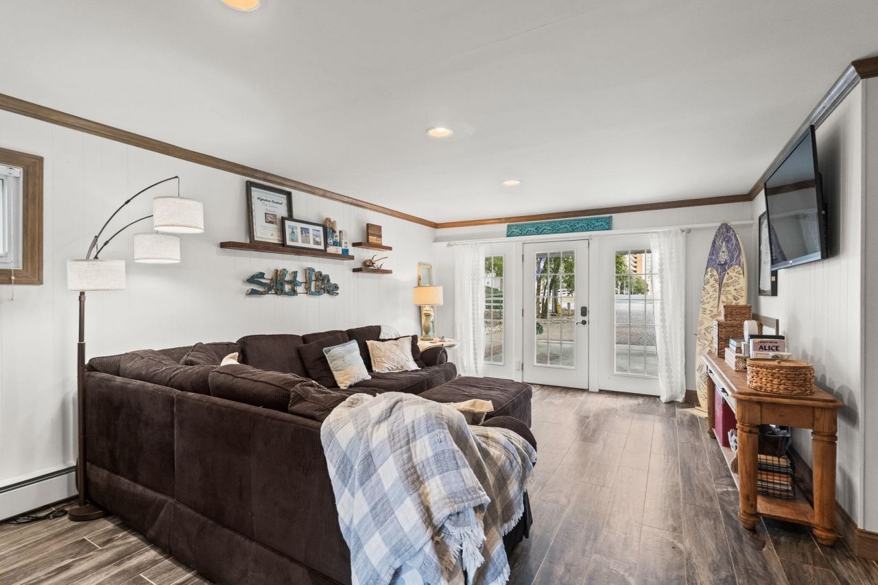 500 Roller Coaster Ln. Photo 38