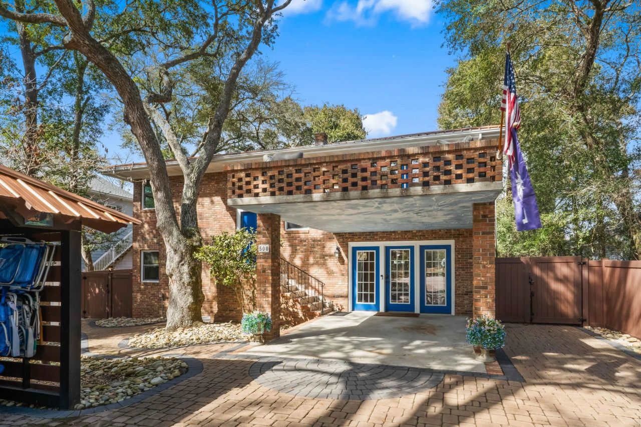 500 Roller Coaster Ln. Photo 5