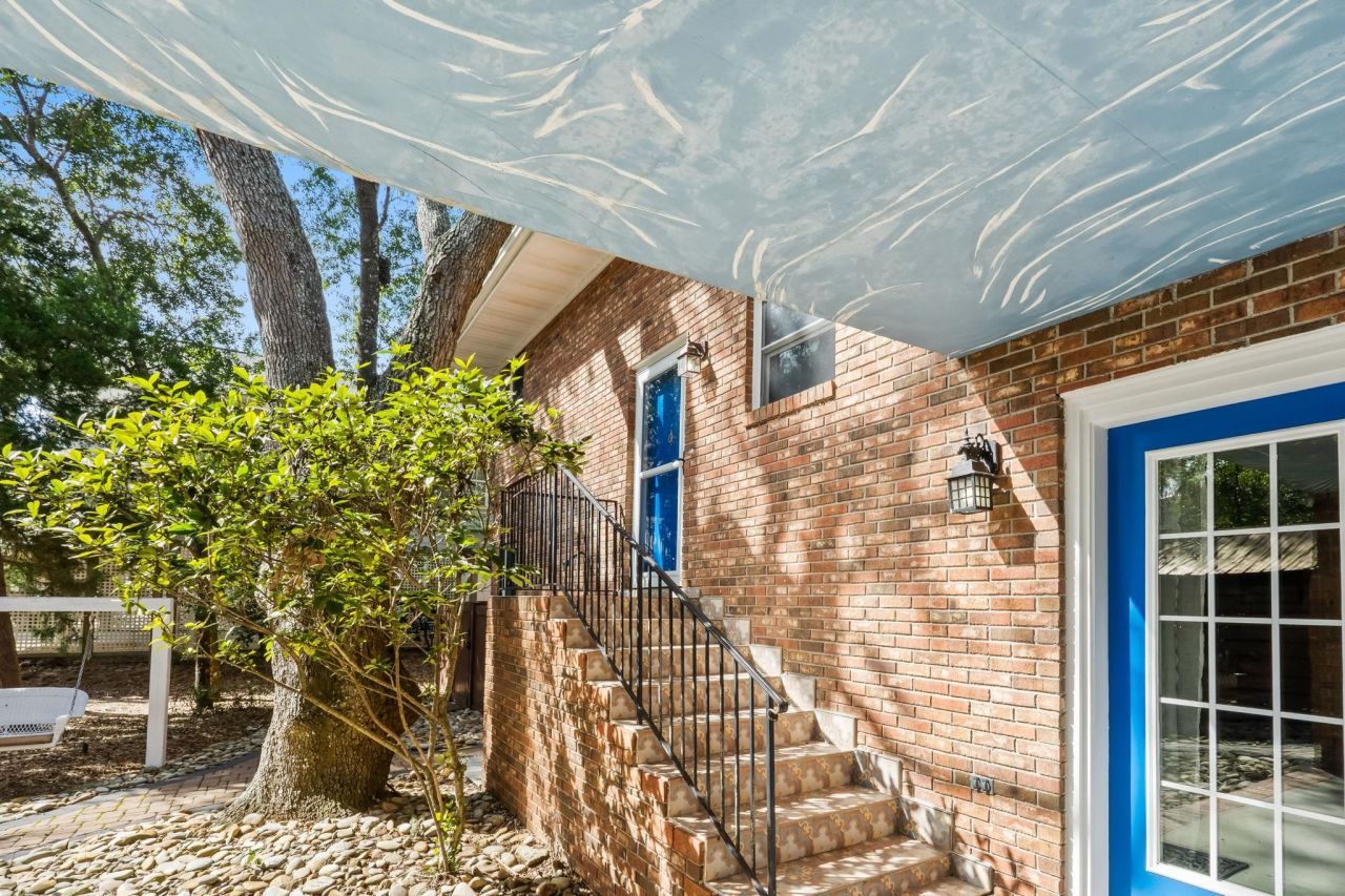 500 Roller Coaster Ln. Photo 9