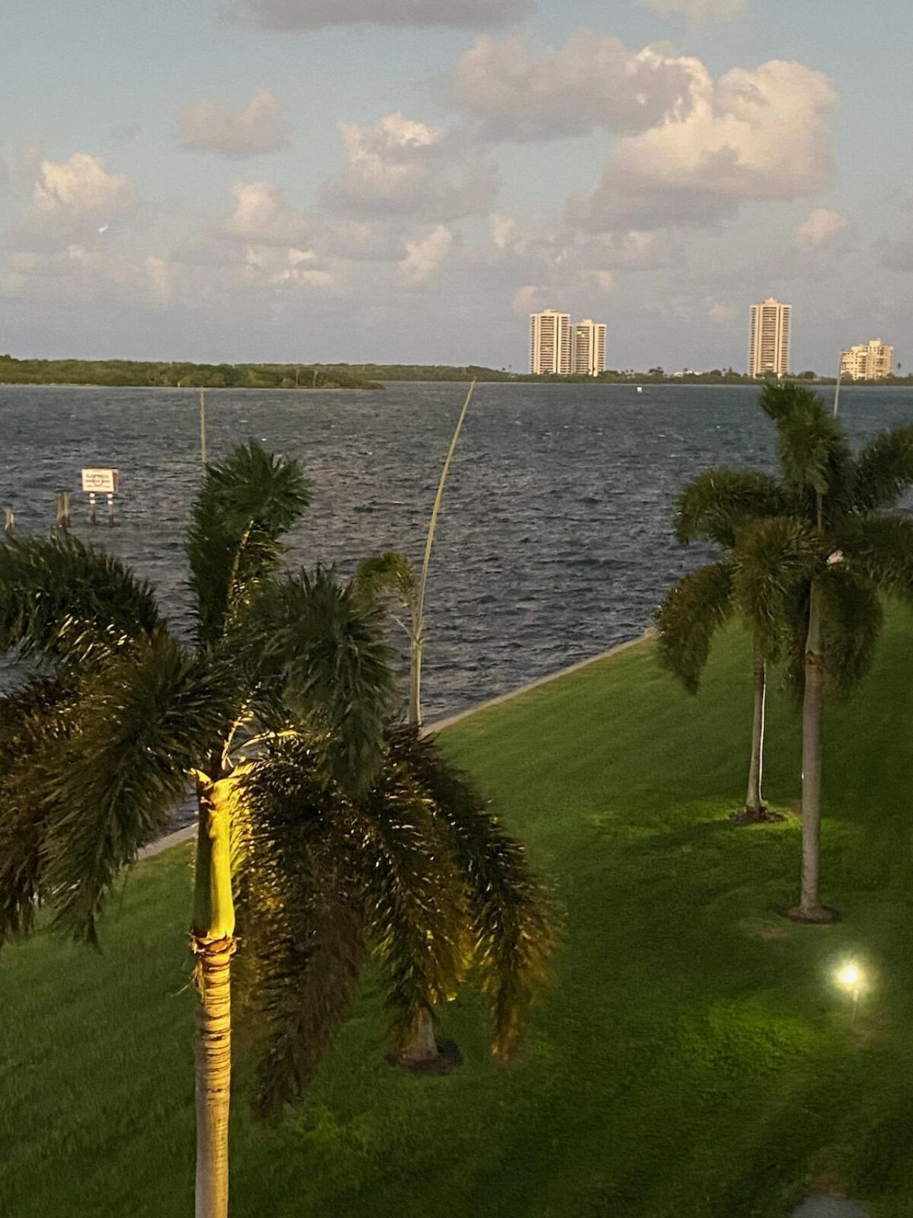 111 Shore Court, Unit 305-c, North Palm Beach, FL 33408 Photo