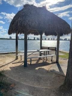 111 Shore Court, Unit 305-c, North Palm Beach, FL 33408 Photo