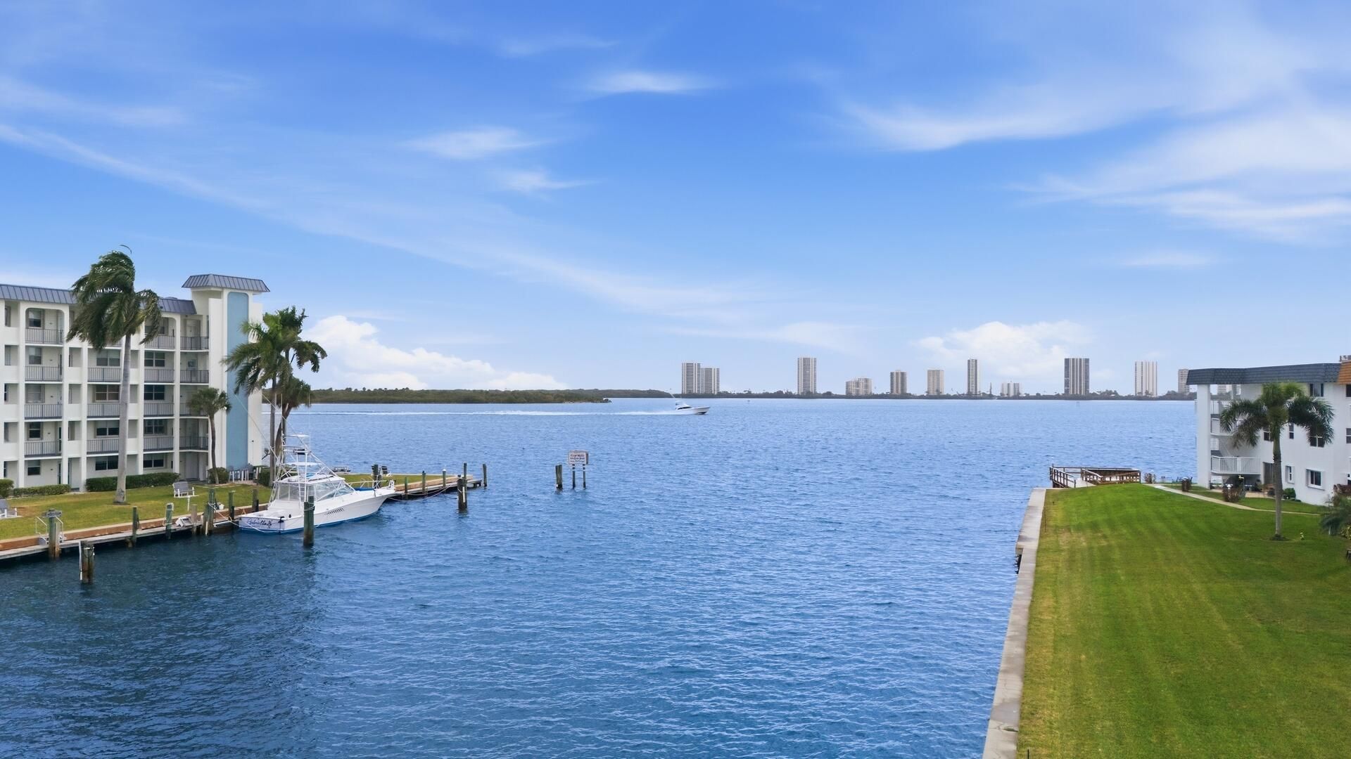 111 Shore Court, Unit 305-C, North Palm Beach, FL 33408 Photo